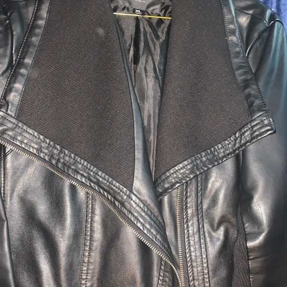 Jacket - Picture 3 of 6